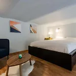 Paulay's Studio In The Center. Apartman